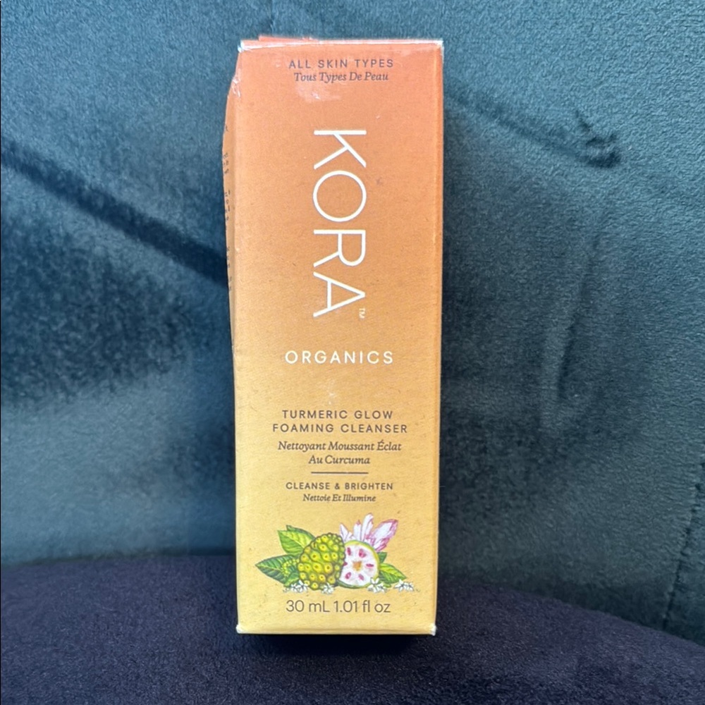 Turmeric Glow Foaming Cleanser - Orange